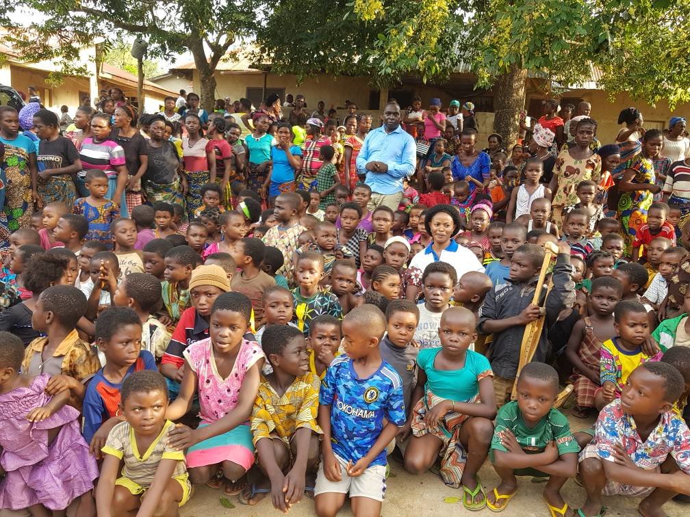 HELP 2000 UGANDAN DISADVANTAGED CHILDREN LEARN