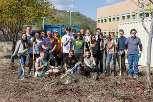 Science students participate in Service Learning