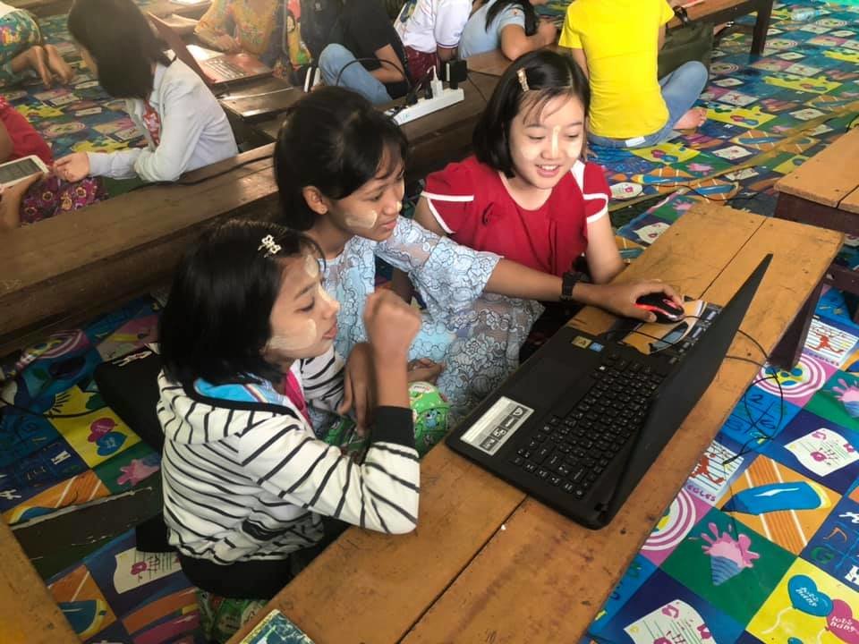 School children use MyLibrary in Kayin State