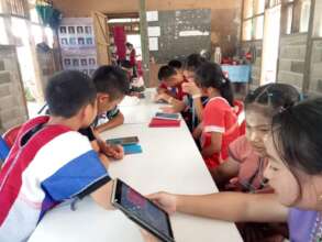 Students in the library at Maw Paw Khoet