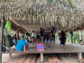 "Bombo Baile" dance classes in the open classroom.