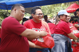Happy CJFI volunteers coming from the city