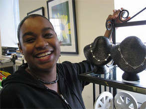 Frajille -- displaying her pearl knotting skills