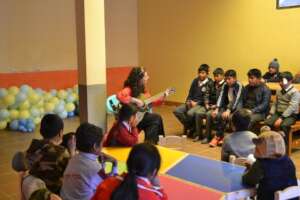 Vero sings for the children