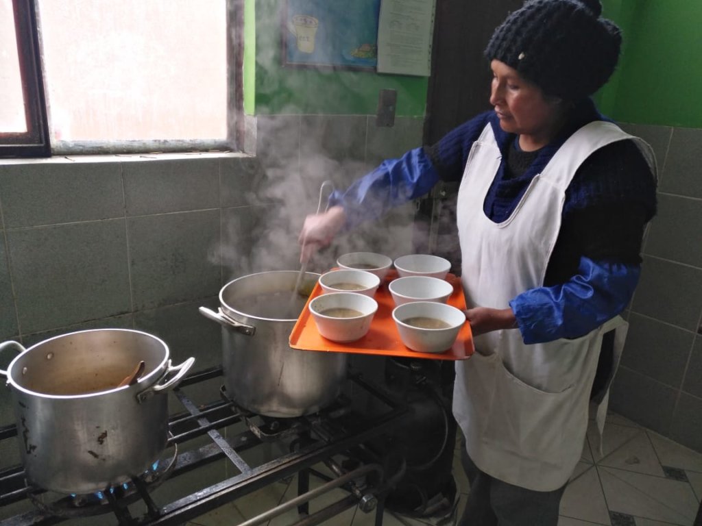 Feed and educate children in El Alto, Bolivia