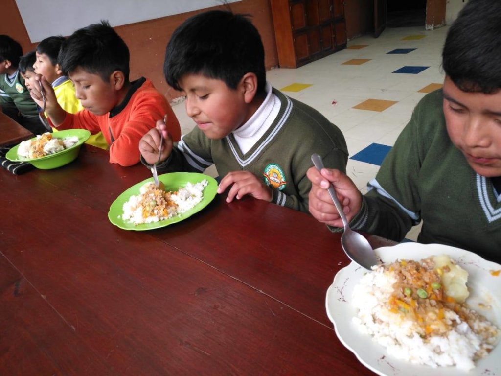 Feed and educate children in El Alto, Bolivia