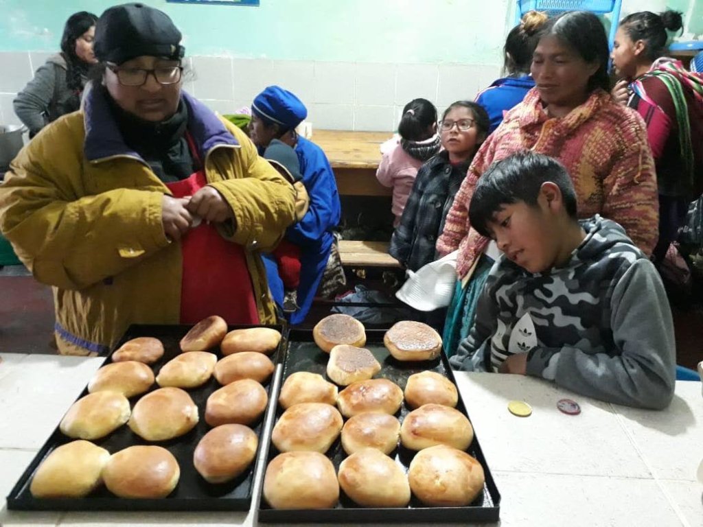 Feed and educate children in El Alto, Bolivia