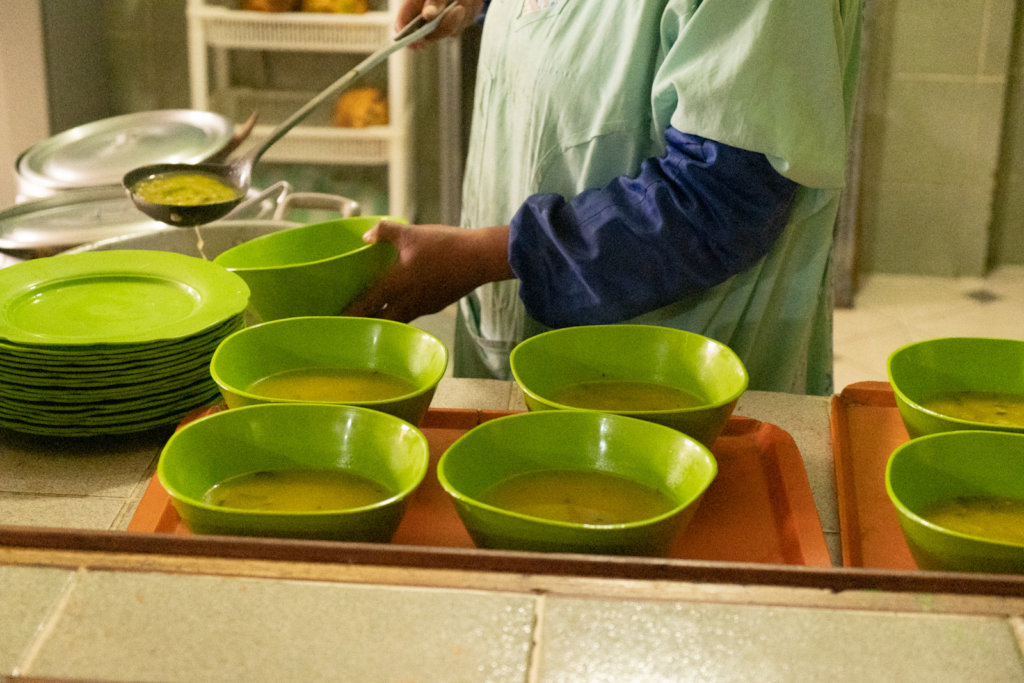 Feed and educate children in El Alto, Bolivia