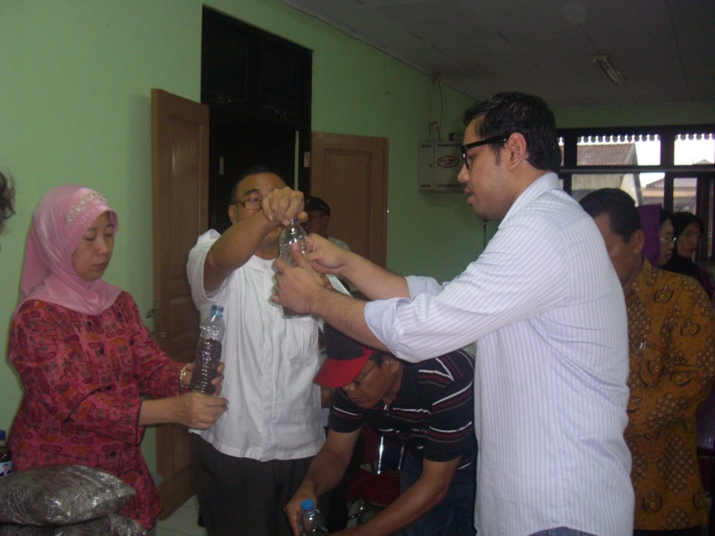 The making of biodegradable plastic in Indonesia GlobalGiving