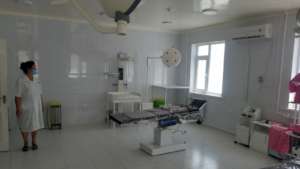 Chief Physician shows the AC in delivery room