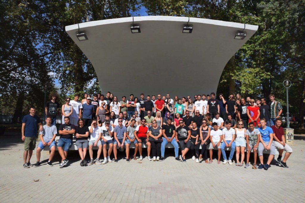 Help music connect youth in divided Kosovo