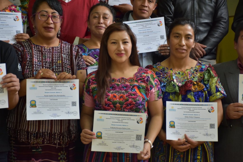 Punto Crea - Creative Youth Makers in Guatemala!