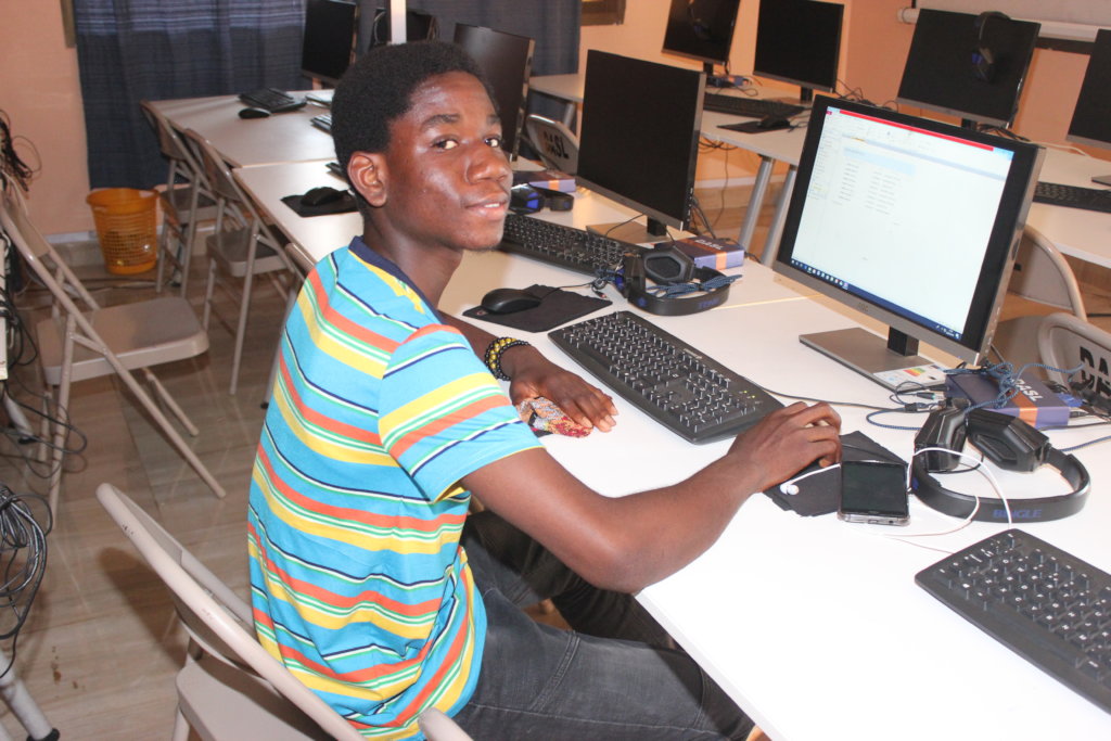 Send a Star Volunteer to College - Sierra Leone