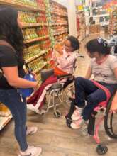 Haciendo las compras en grupo