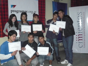 Participants with their course diplomas