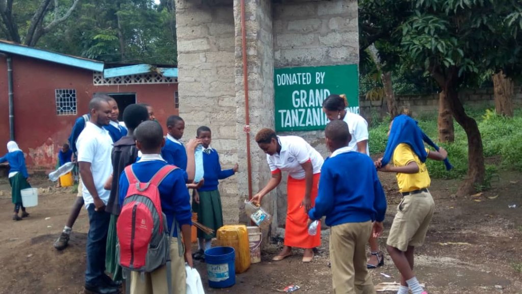 Clean water for 100,000 school children in Arusha - GlobalGiving