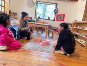 Ninos de preescolar en una clase