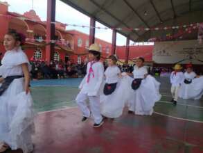 Bailables de Ananda en el festival del 10 de mayo.