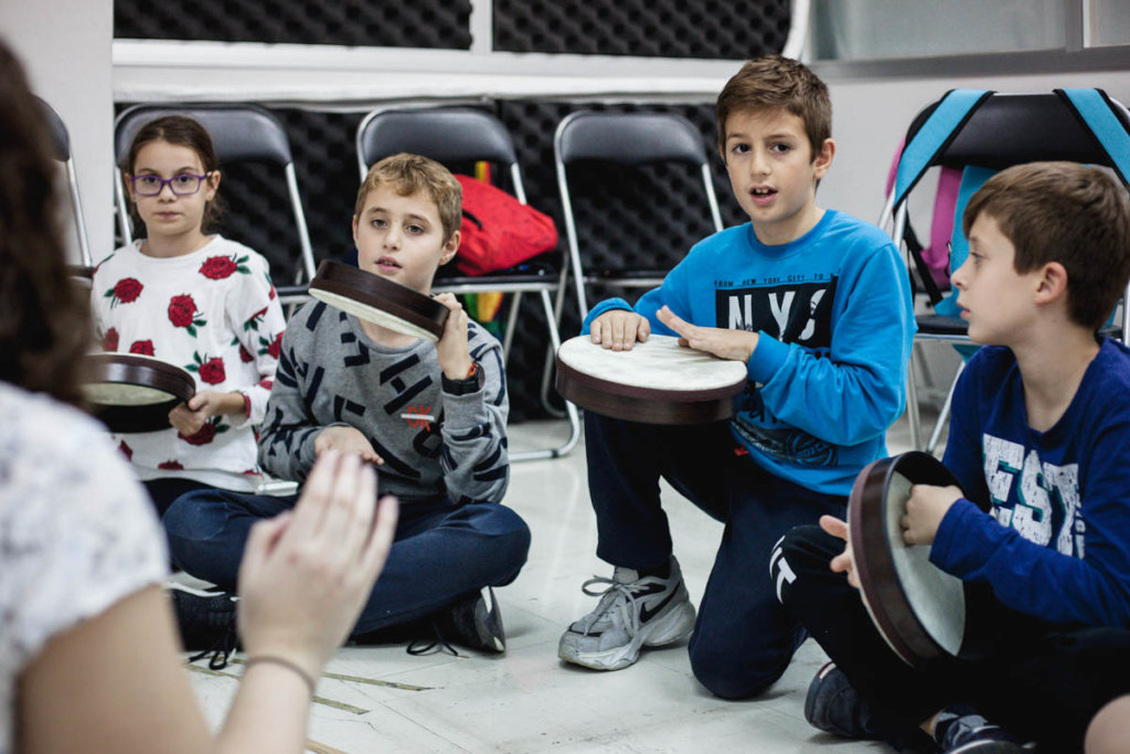 Inspire 1.500 children through music in Greece