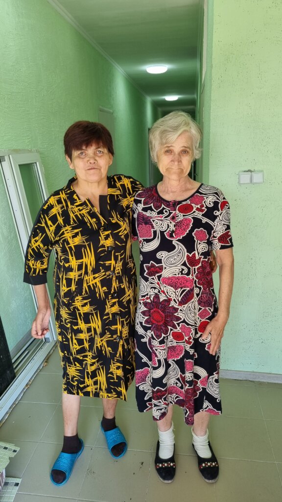 help old people find a family and meaning of life