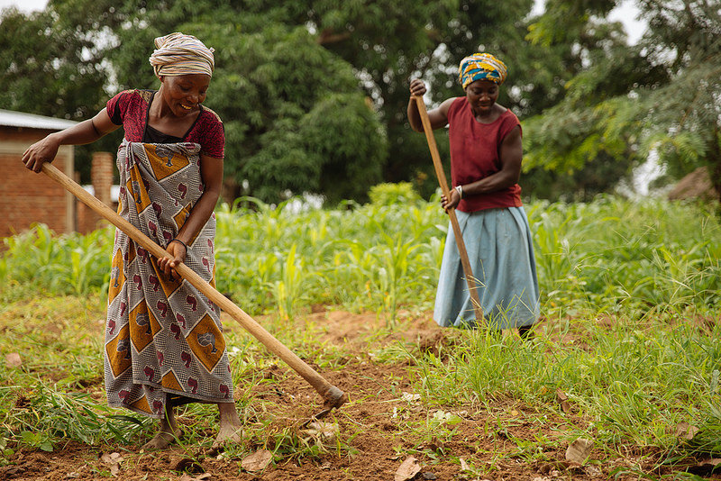 Give a new life to 200 rural Ugandan women