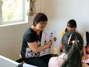 Ms. Cao trains health advocates