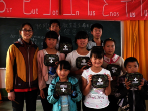 Xingqi with the team of community health advocates