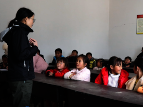 CWEF's Jenny Chu leads advocate training with kids