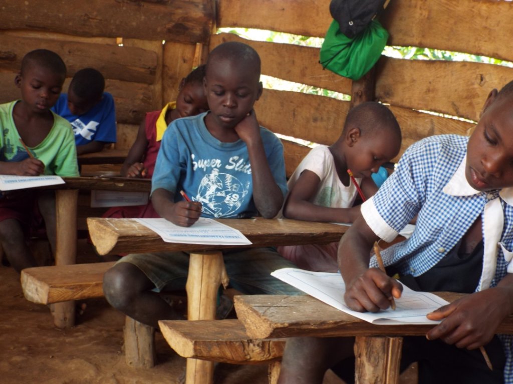 Building kindergarten for 100 kids in Uganda