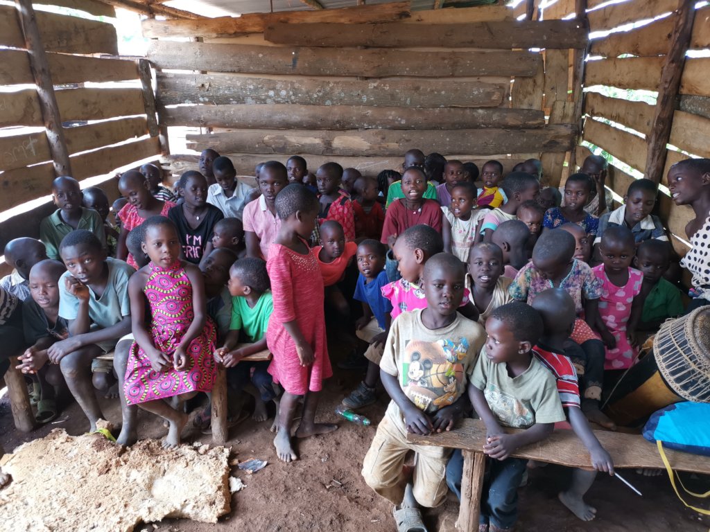 Building kindergarten for 100 kids in Uganda