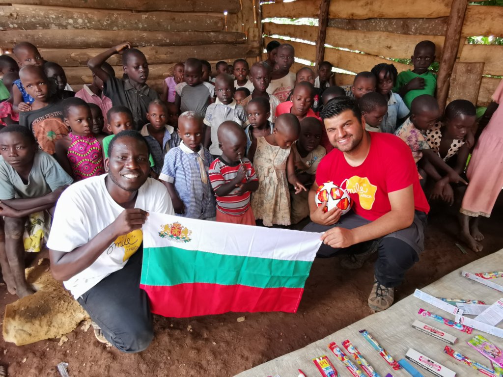 Building kindergarten for 100 kids in Uganda