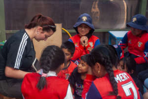 Mia leading a session about emotions for Picaflor