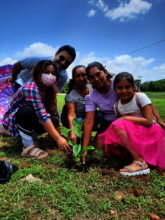 Mujeres en jornada de reforestacion 2