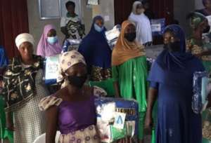 Group of pregnant women and their kits