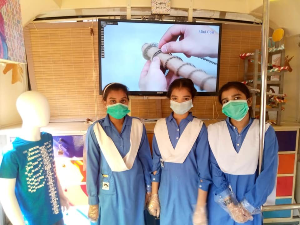 Projects on the Go - Girls Reading to Succeed