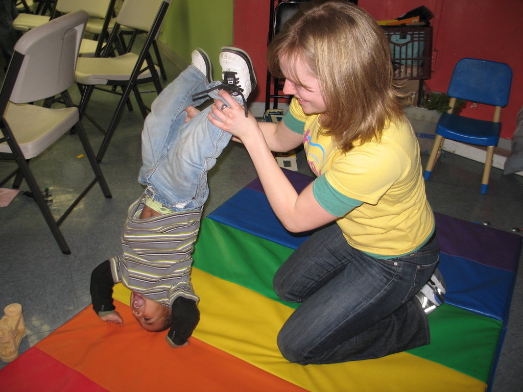 Emily Janss Helps Homeless Children in Capital!