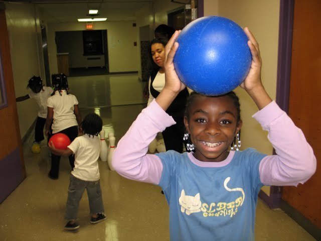 Emily Janss Helps Homeless Children in Capital!
