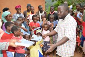 childrens with books