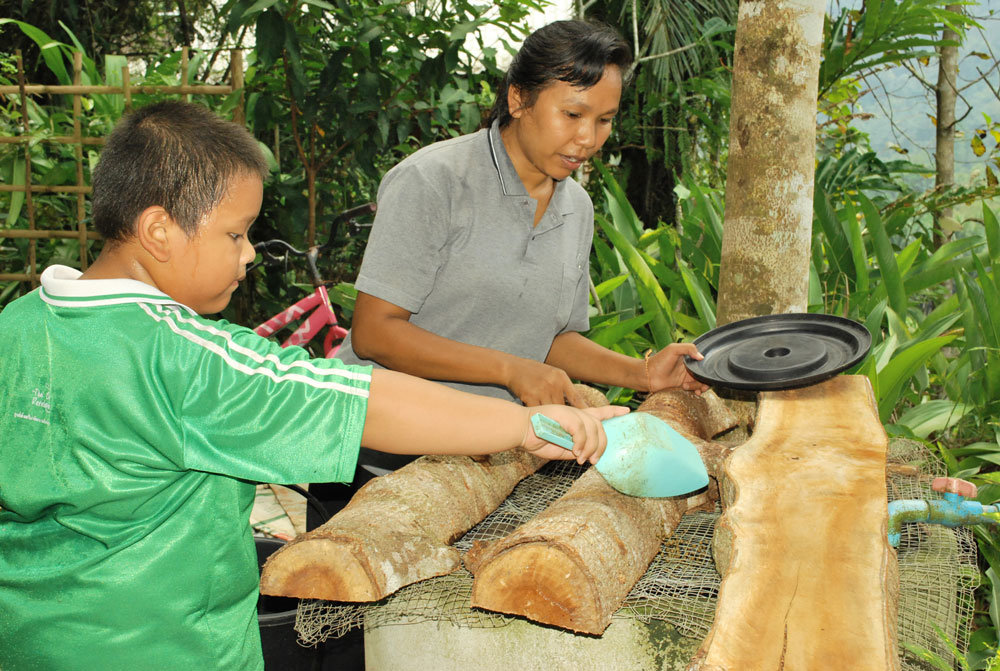 Help Bring Water to the Thai Child Foundation