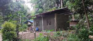 New school built by volunteers and parents