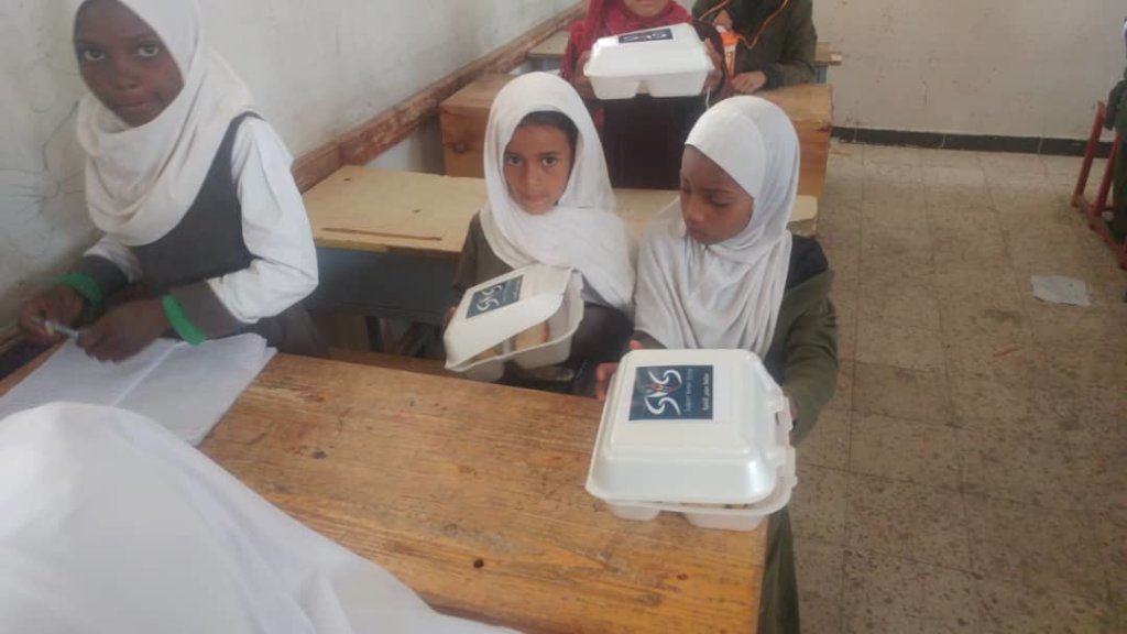 Feeding 1000 Poor Rural School Girls in Yemen