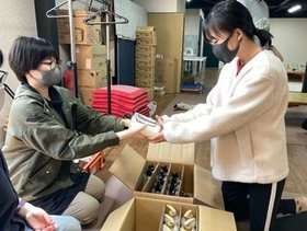 Hair product distribution