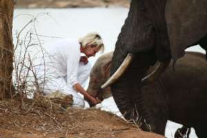 Adine and Khanyisa at dam