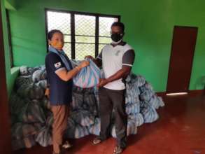 Delivering food kits in Sri Lanka