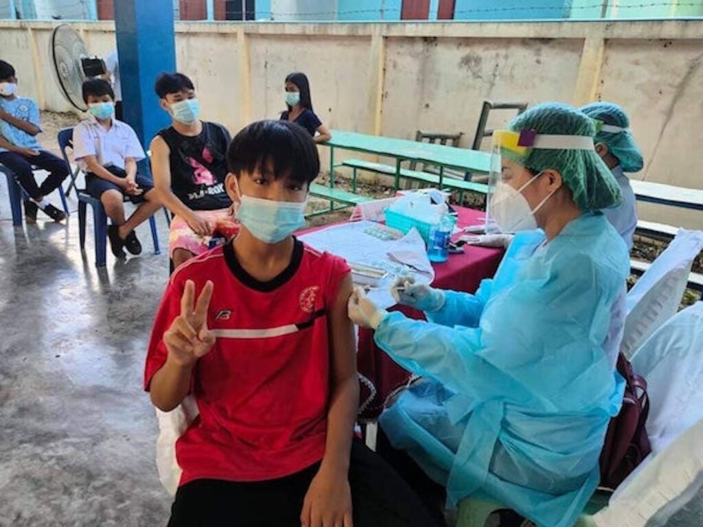 SAW student getting 2nd Covid vaccine shot
