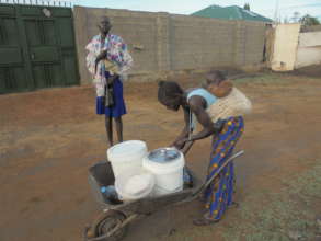 urban women selling her good to her customer