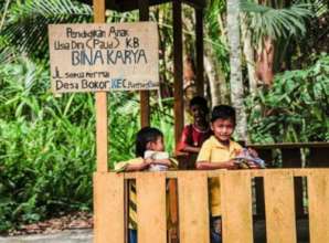 Akit Tribe Children in School