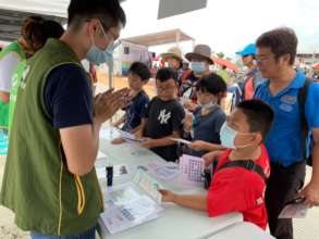 Social Worker interacting with participants