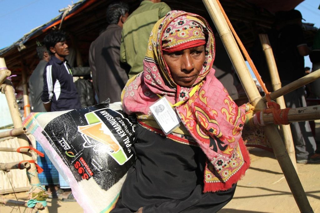 Food Package for 4,000 Families Rohingya Refugees