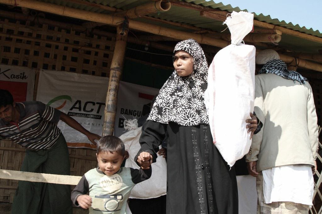 Food Package for 4,000 Families Rohingya Refugees